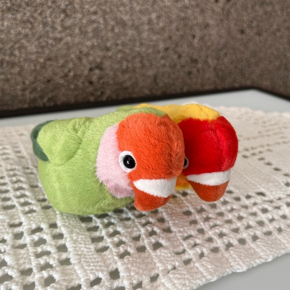 Jellycat Colorful lovebirds Stuffed Animal new with tags display only - Picture 2 of 6
